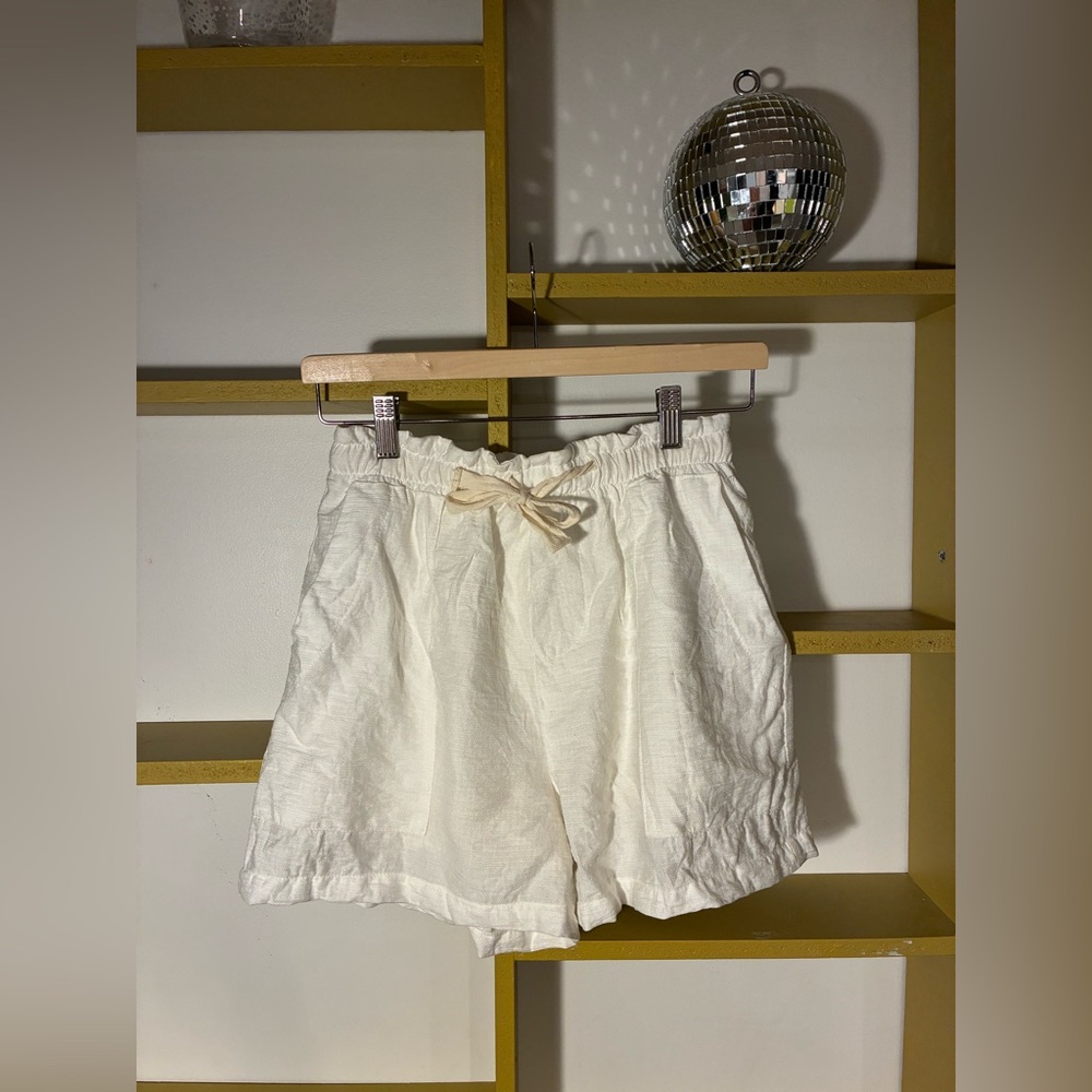 Women’s Cream Drawstring Shorts